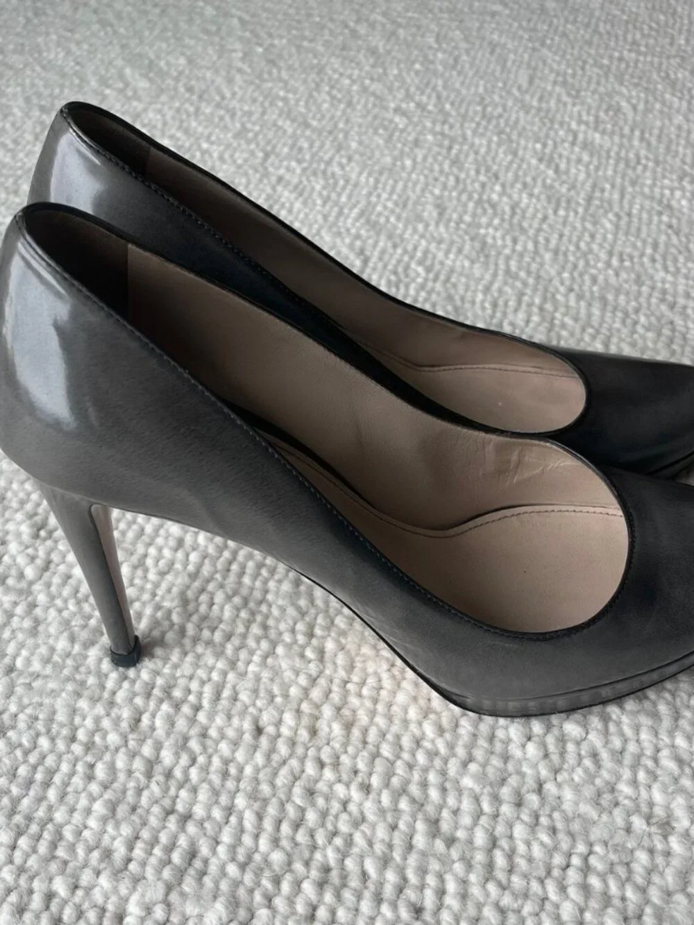 Prada Pump in Smokey Gray - Picture 5 of 7